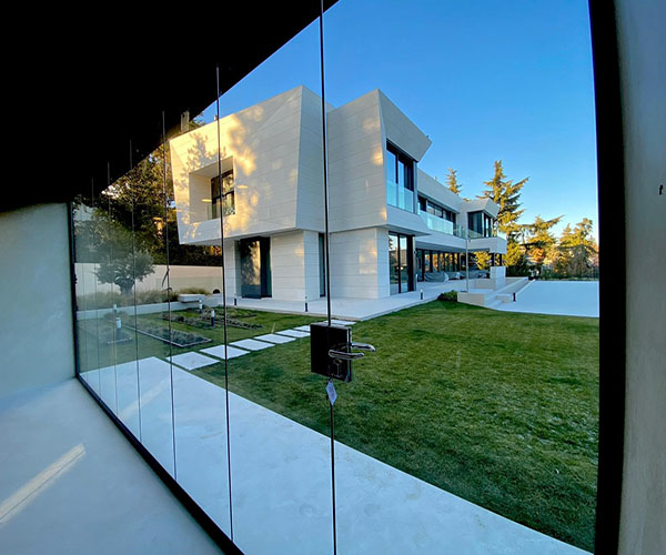 Cerramiento de terraza en chalet.