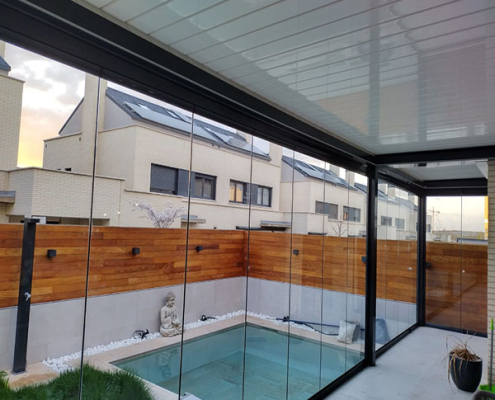 Mejores cortinas de cristal en Madrid.