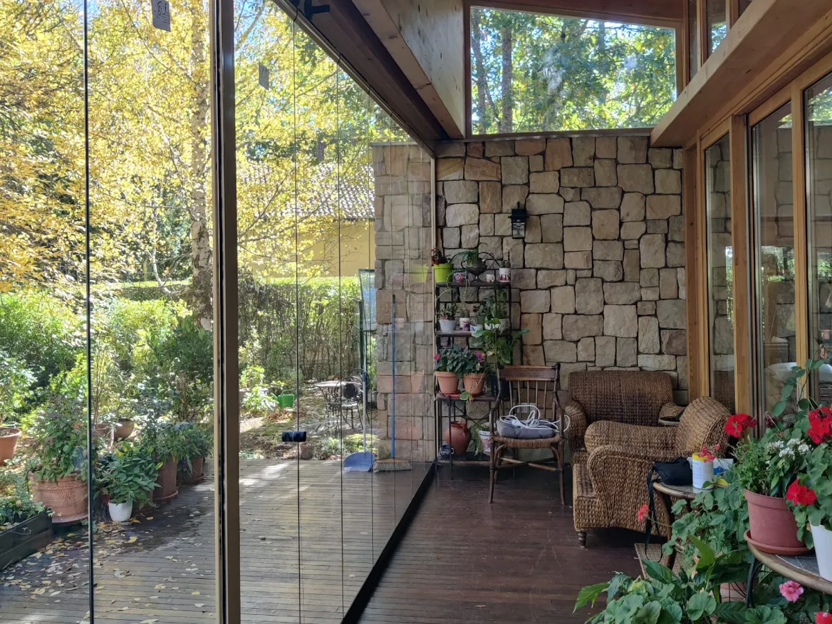 Cortinas de cristal en zonas expuestas