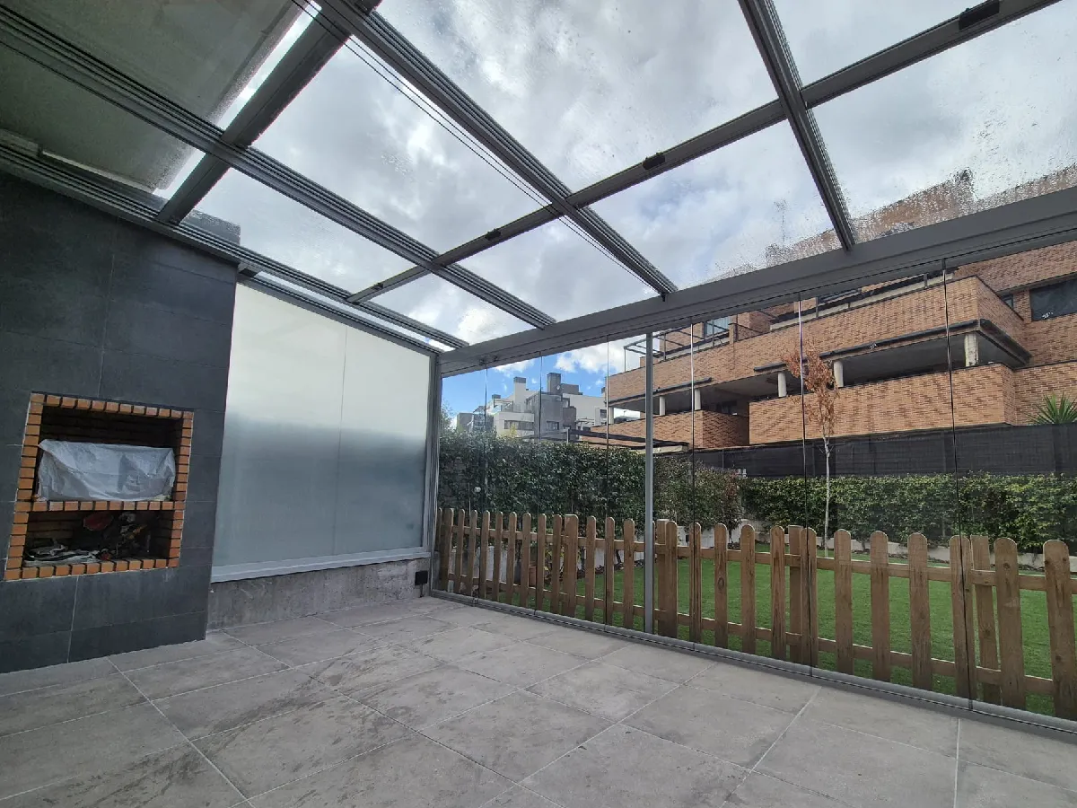 cerramiento de porche con barbacoa