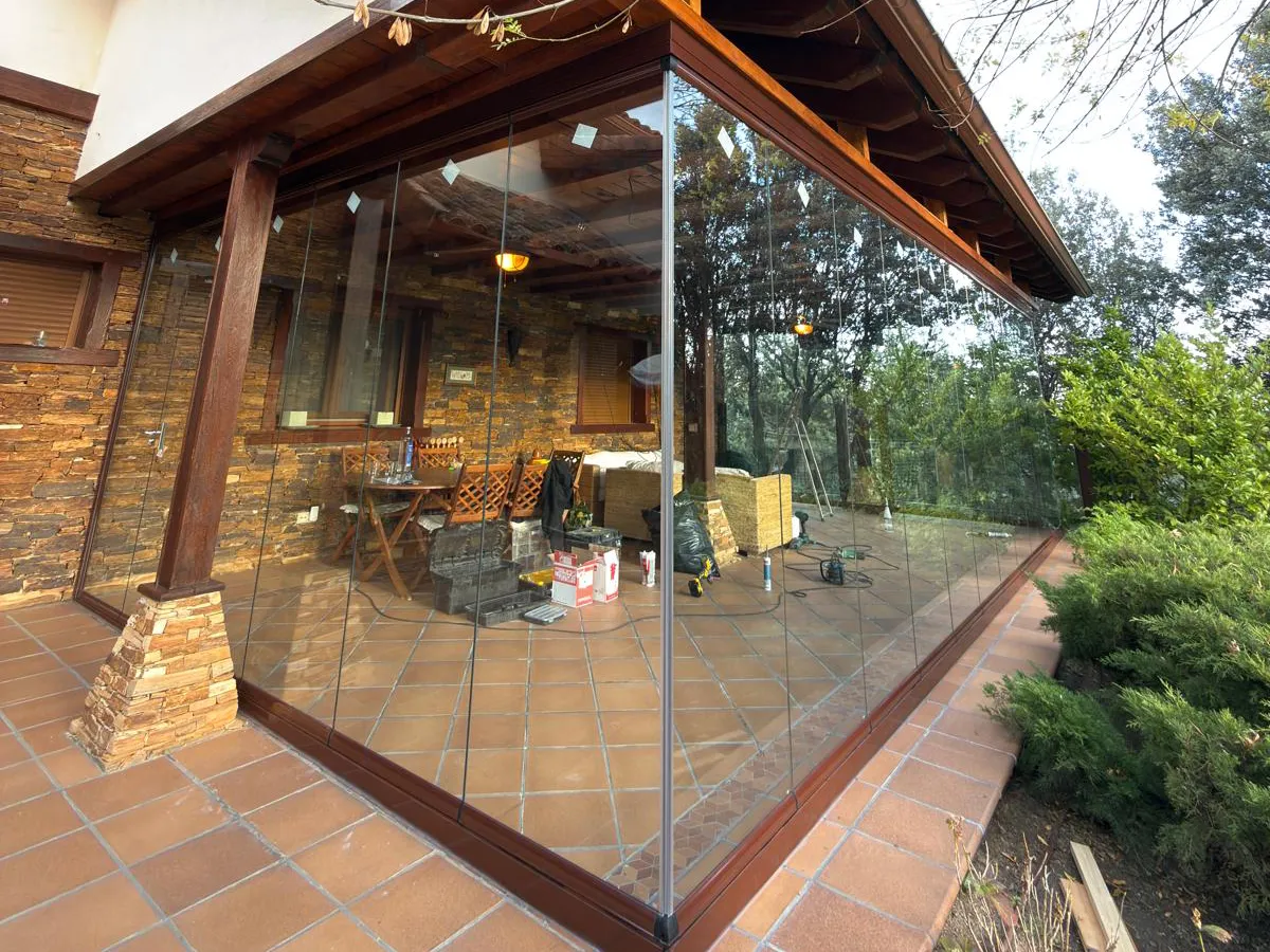 cortinas cristal porche de madera