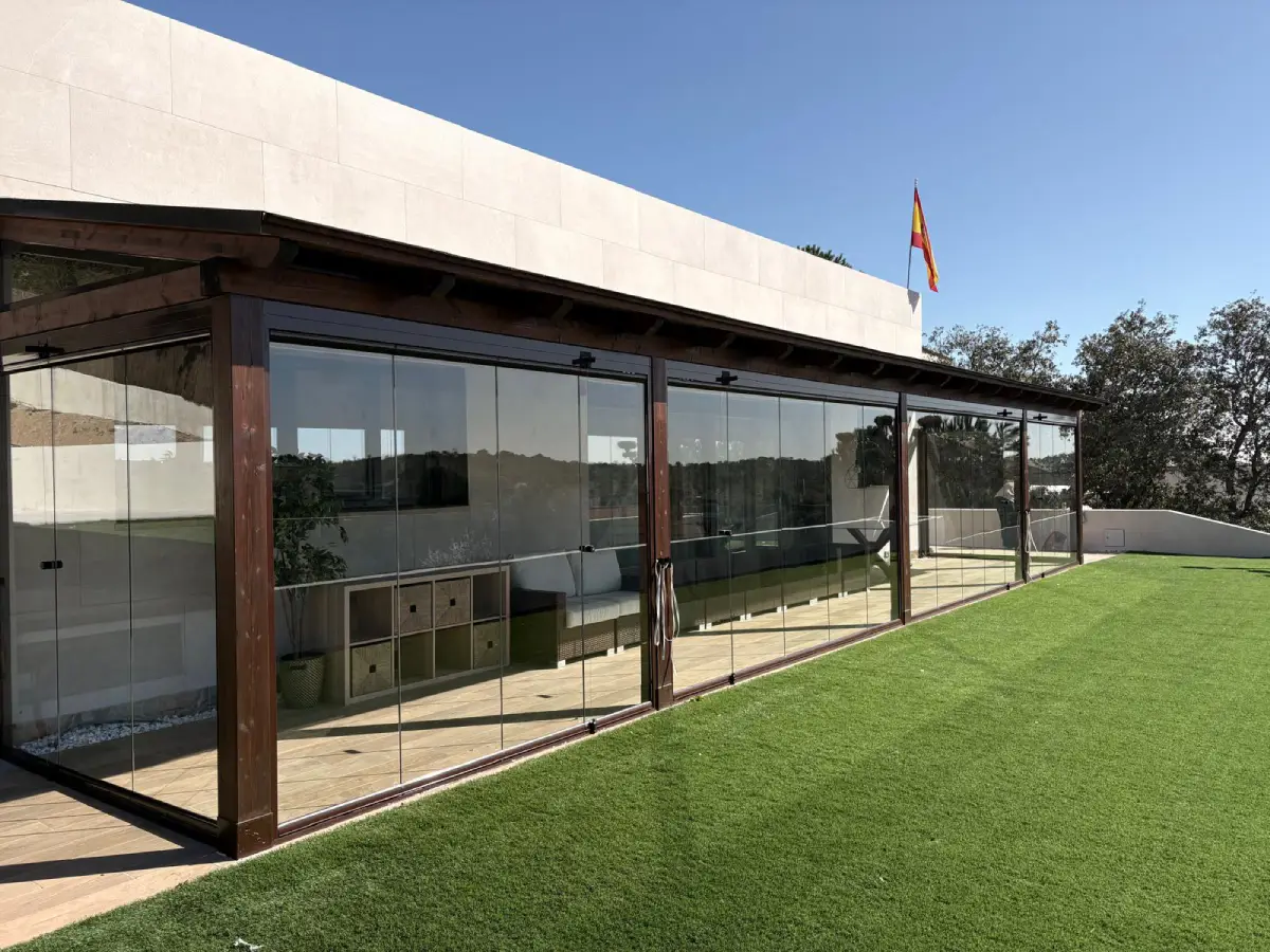 Cerramiento cortinas de cristal Valdemorillo